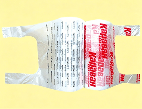 T-shirt bags on roll with printing
